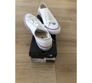 Converses blanches neuves taille 46